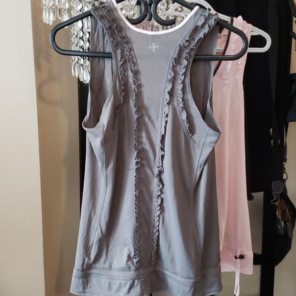 2 Tops - Picture 5 of 6